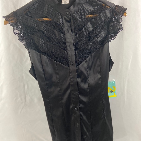 🍎 FOREVER 21 BLACK LACED TOP BLOUSE - Picture 3 of 10